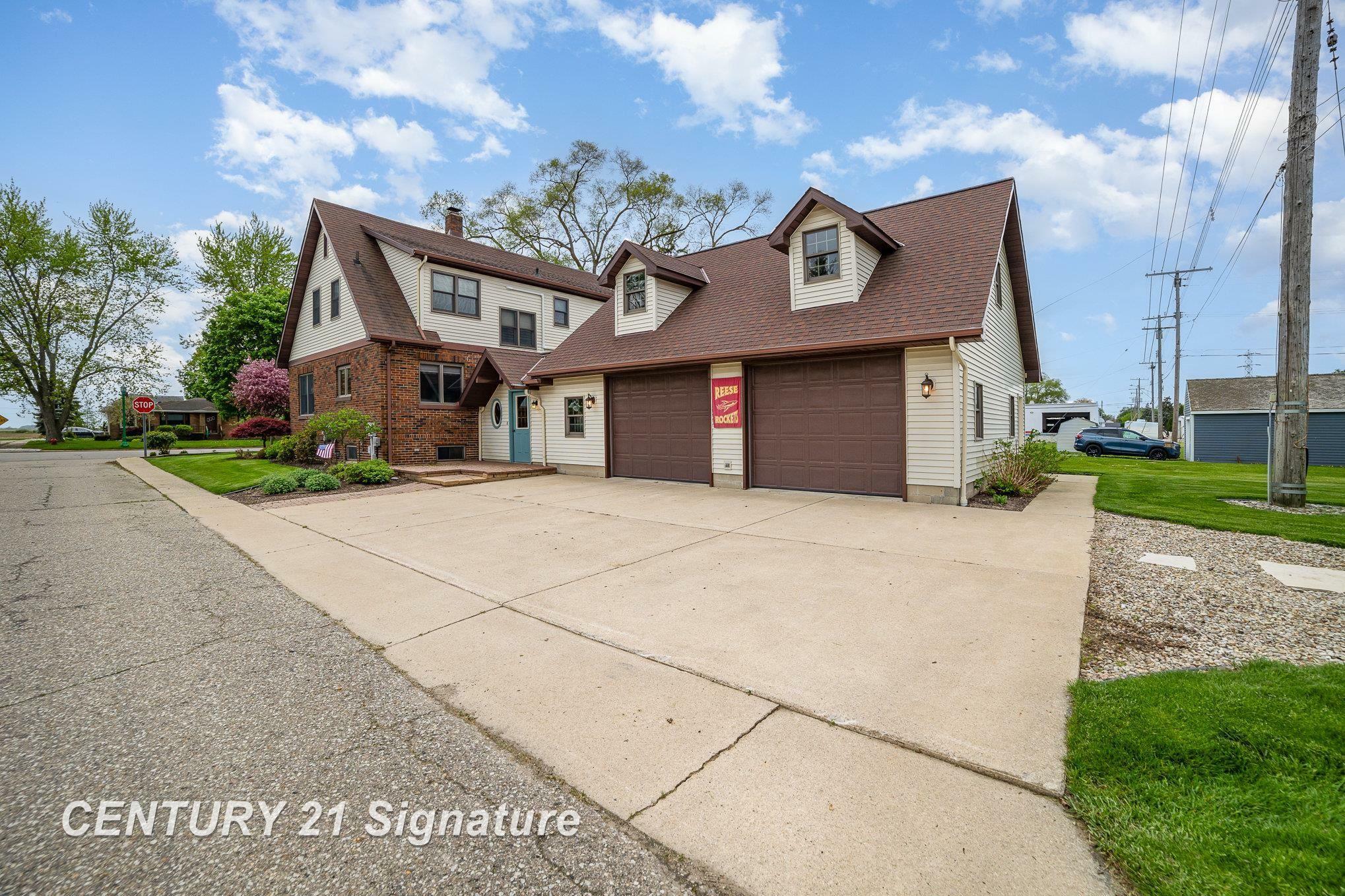 Property Photo: 9610 Saginaw Street MI 48757
