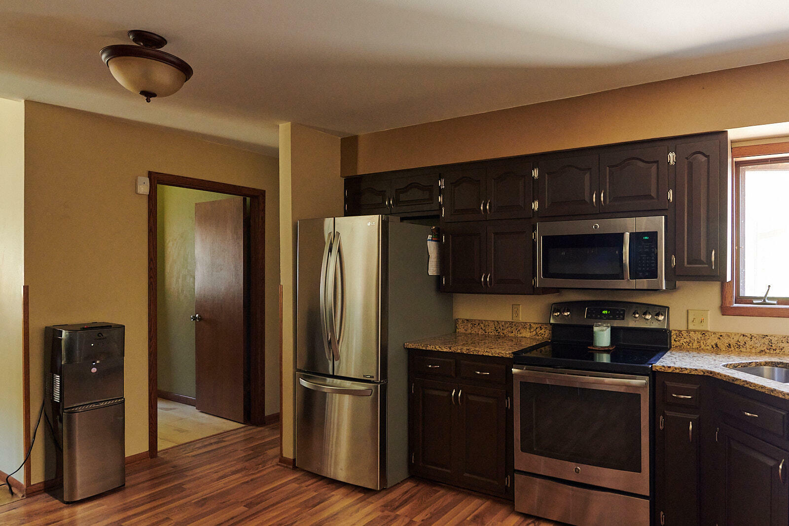 Property Photo: 1810 W Upham Ct WI 53221
