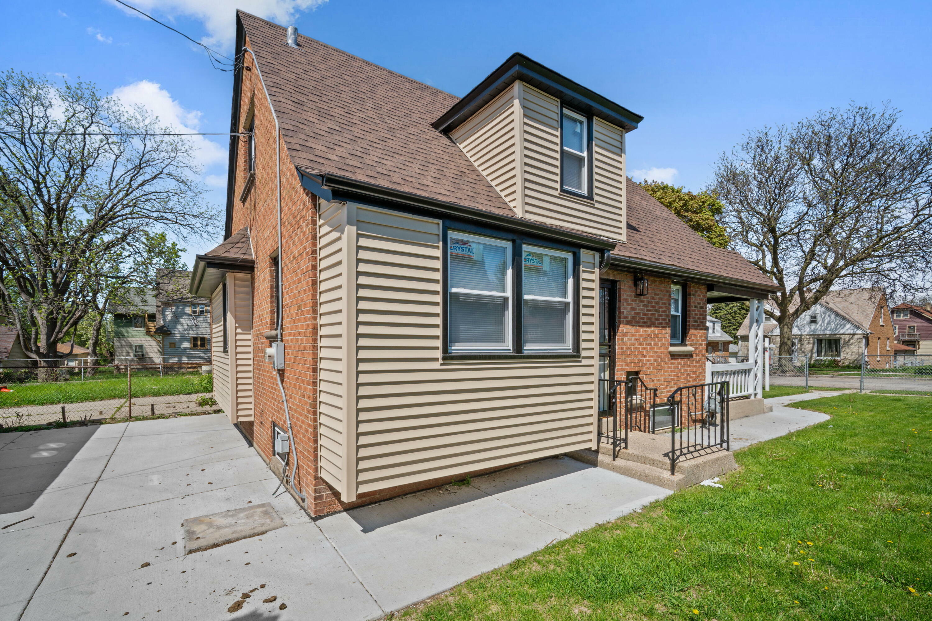Property Photo: 3423 N 41st St WI 53216