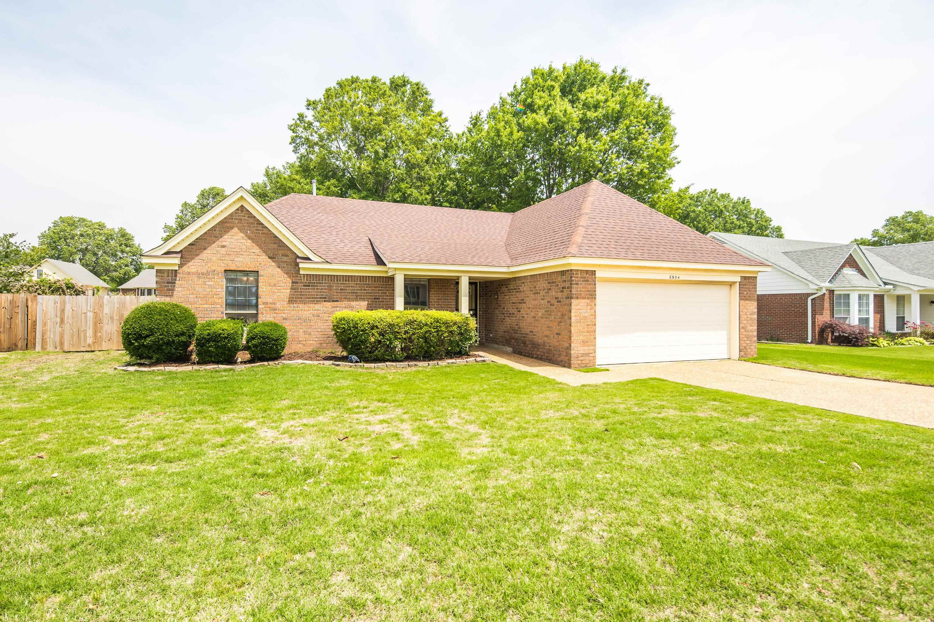 Property Photo: 6954 Quailfield Ln TN 38135