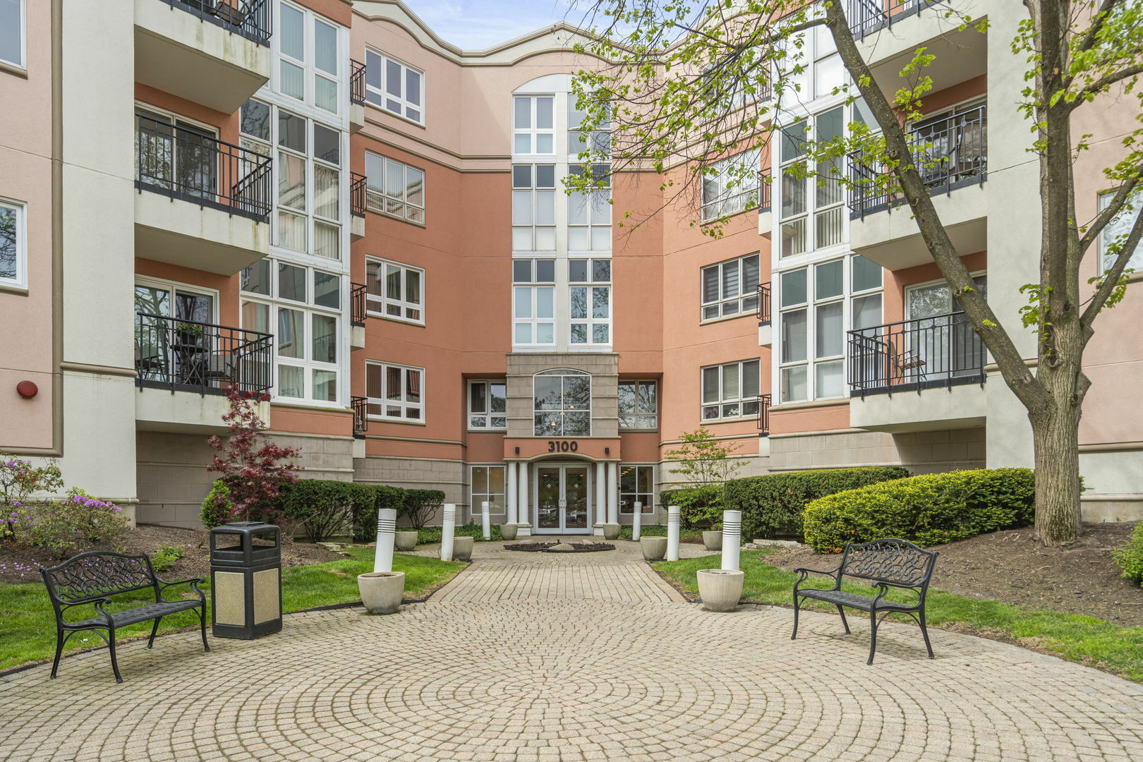 Property Photo: 3100 Lexington Lane 203 IL 60026