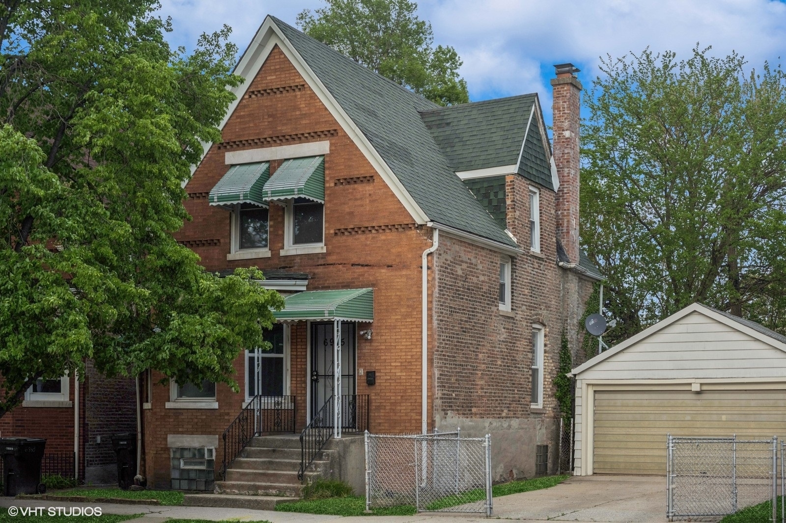 Property Photo: 6945 S Eberhart Avenue IL 60637
