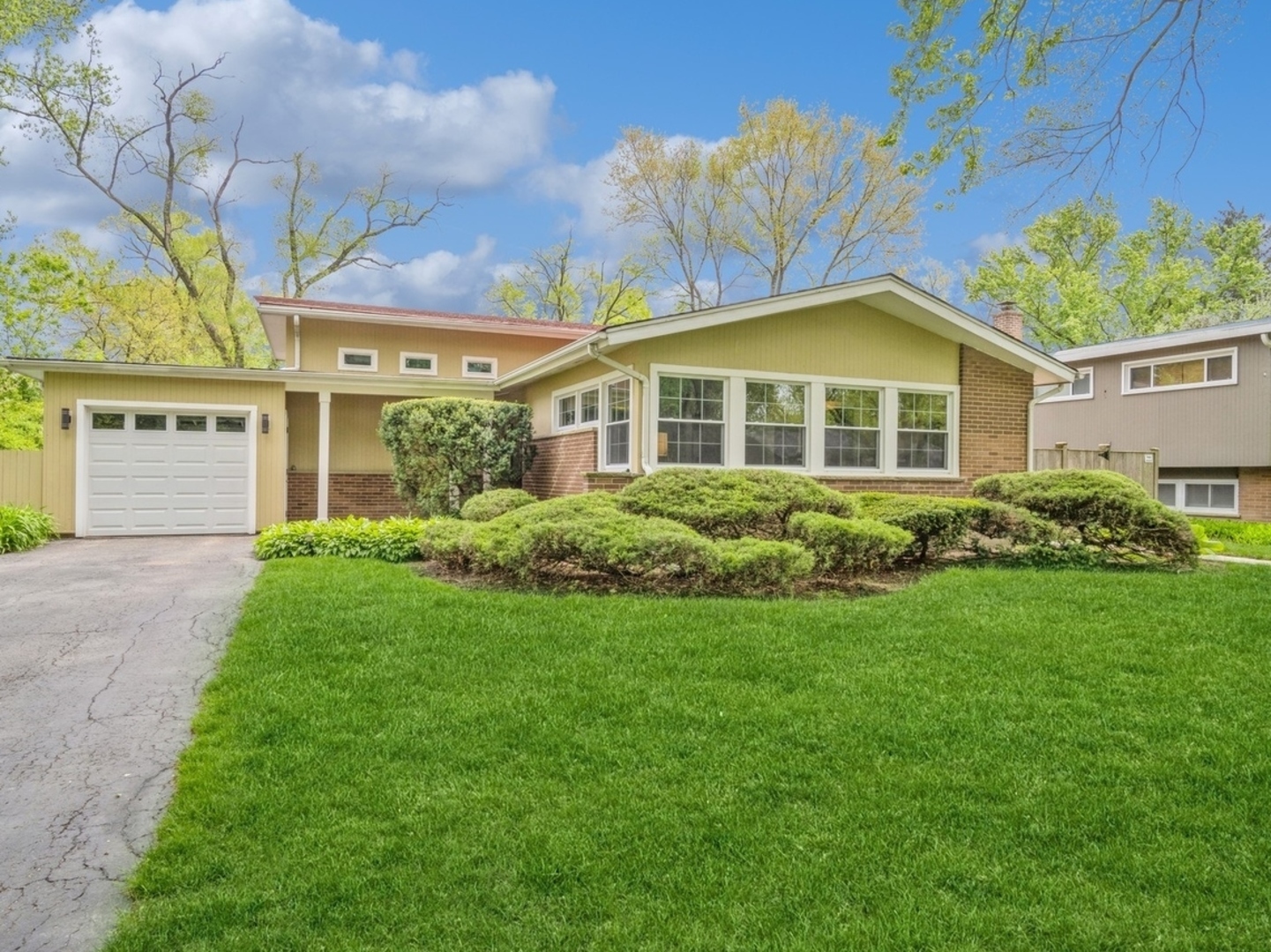 719 Pine Street  Deerfield IL 60015 photo