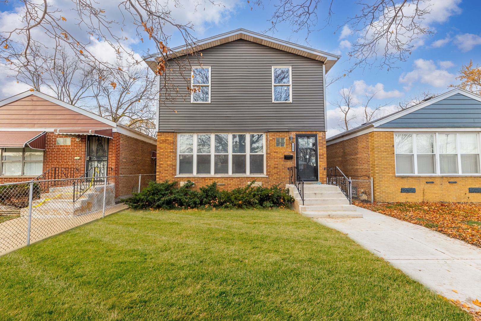 4604 S Leamington Avenue  Chicago IL 60638 photo