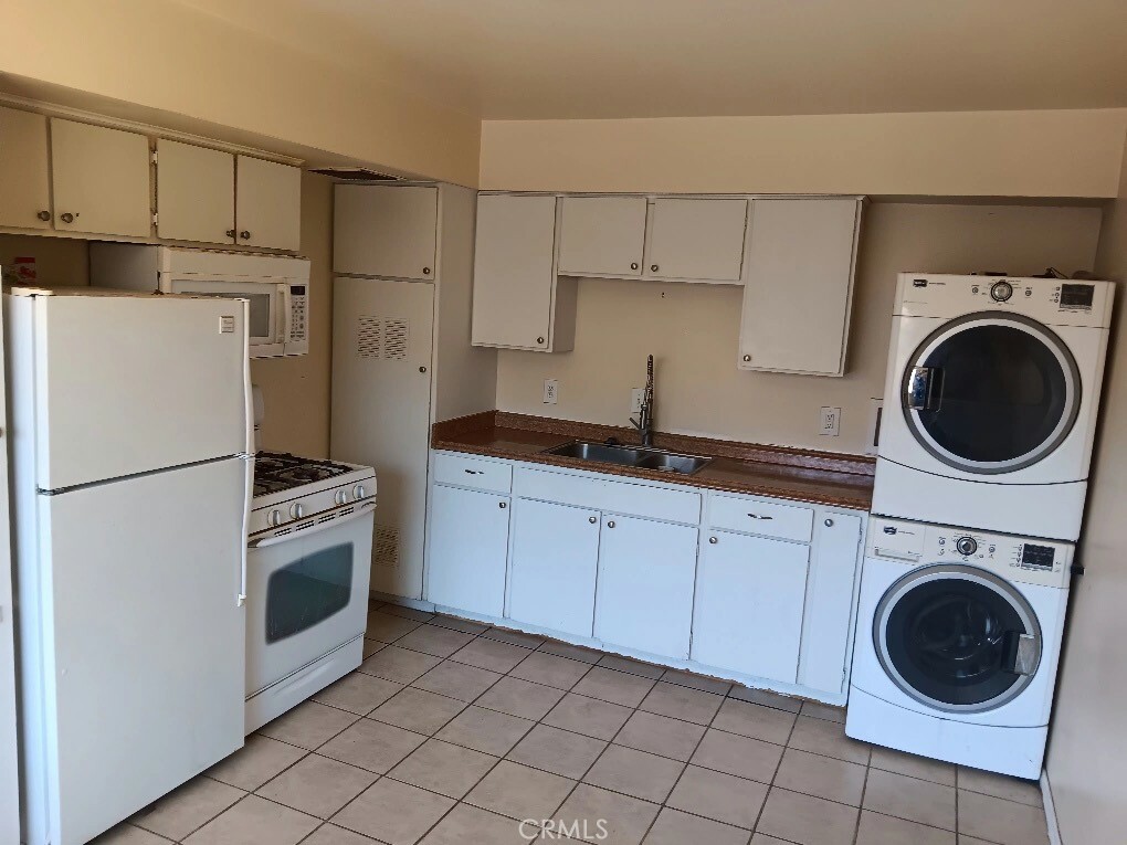 Property Photo: 255 W Grace Street A CA 92311