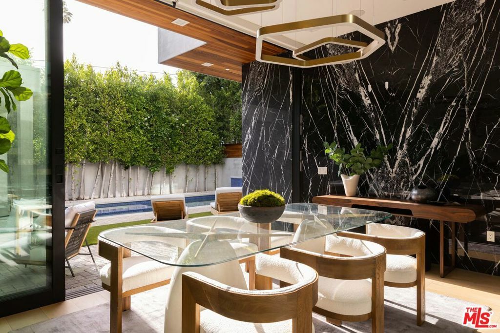 633 N Crescent Heights Boulevard  Los Angeles CA 90048 photo