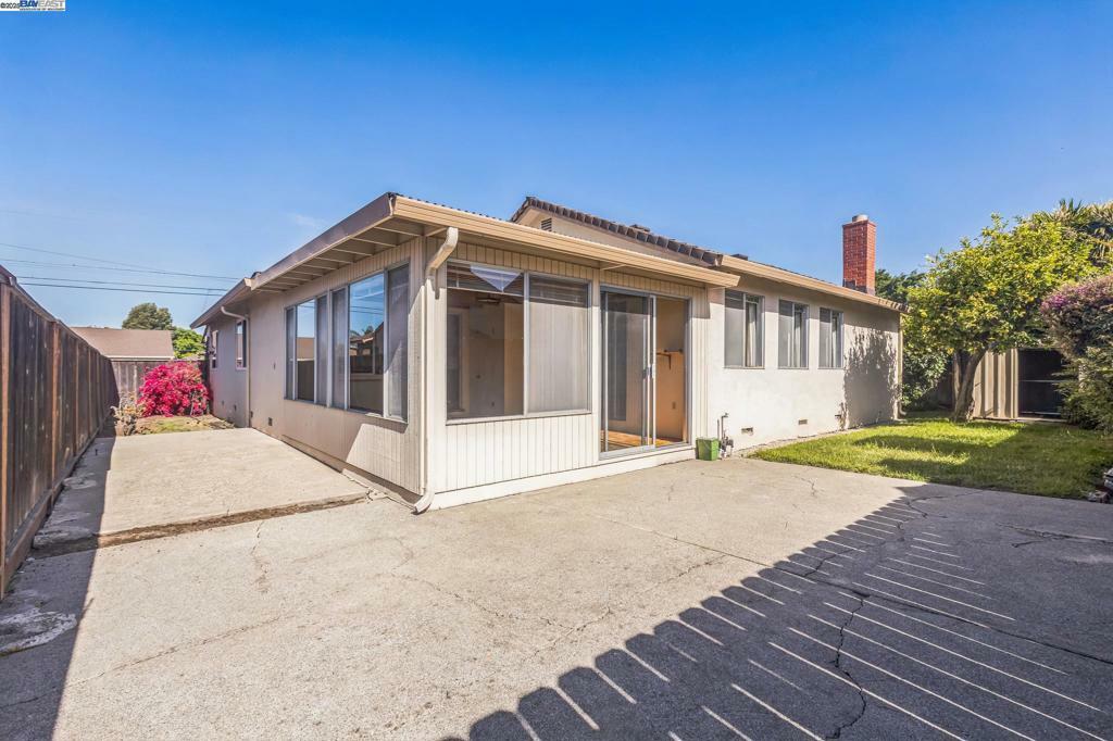 Property Photo:  822 Lasuen Drive  CA 94578-4212 