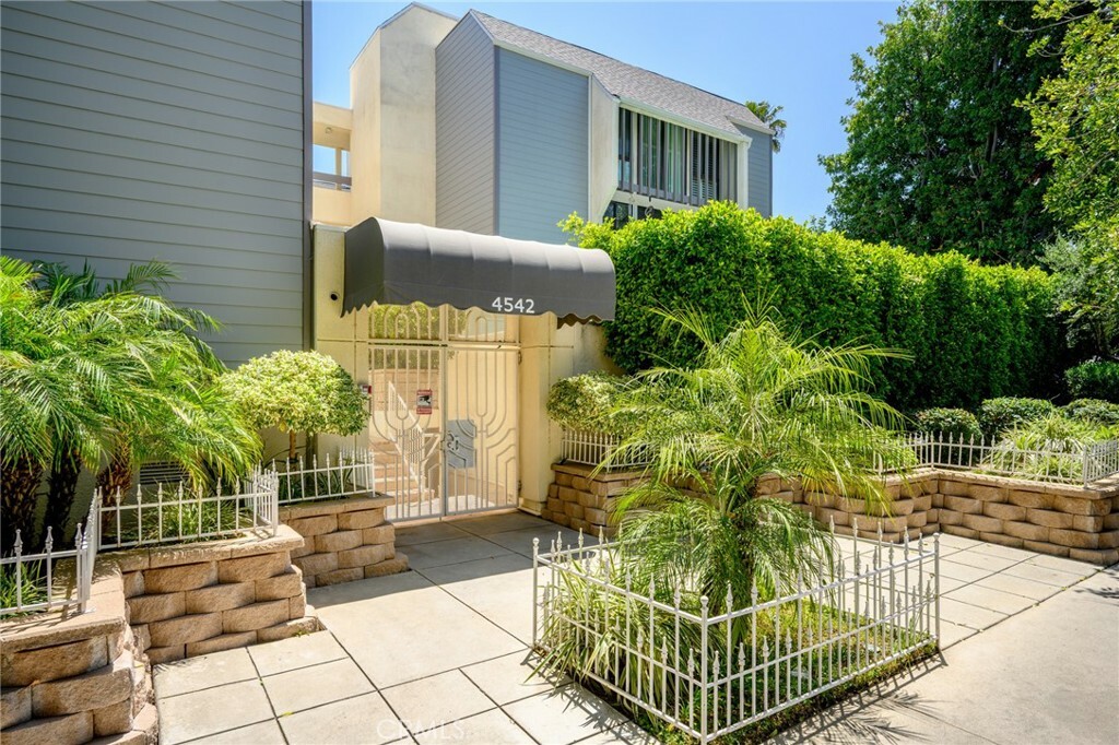 4542 Willis Avenue 107  Sherman Oaks CA 91403 photo