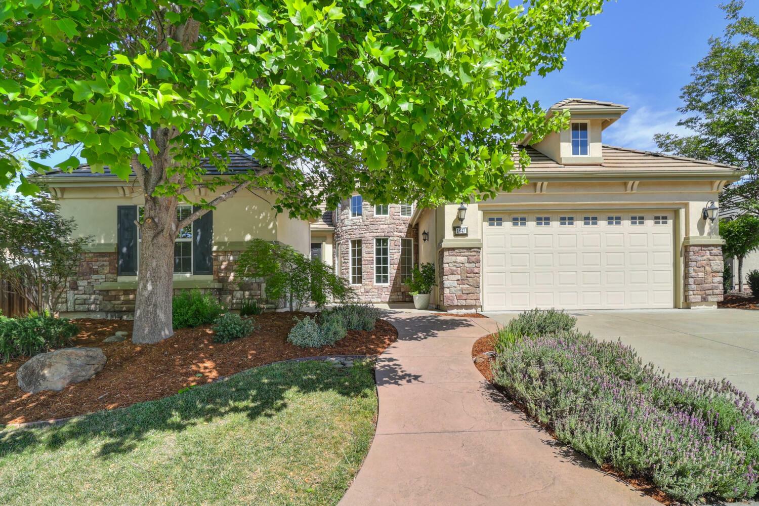 Property Photo:  1647 Bunting Court  CA 95648 