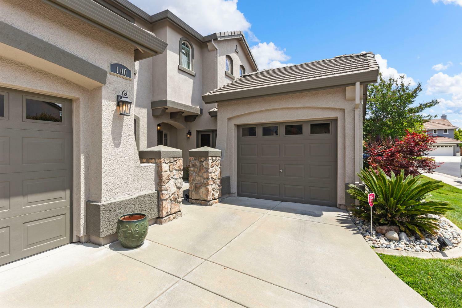 Property Photo: 100 Talega Court CA 95747