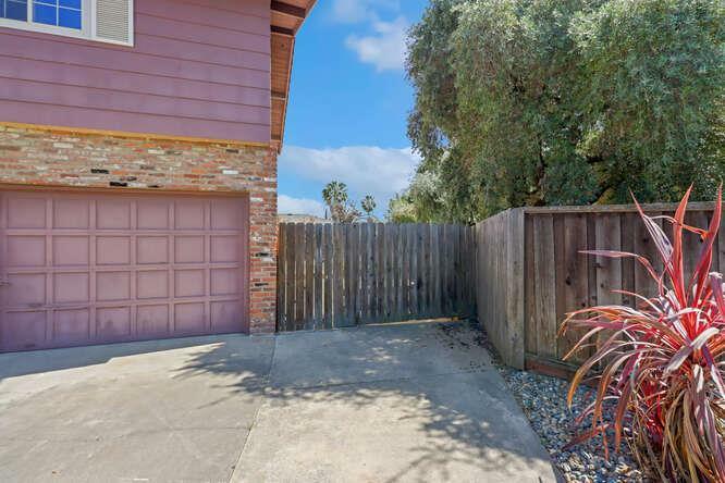 Property Photo: 51 Tristan Circle CA 95823