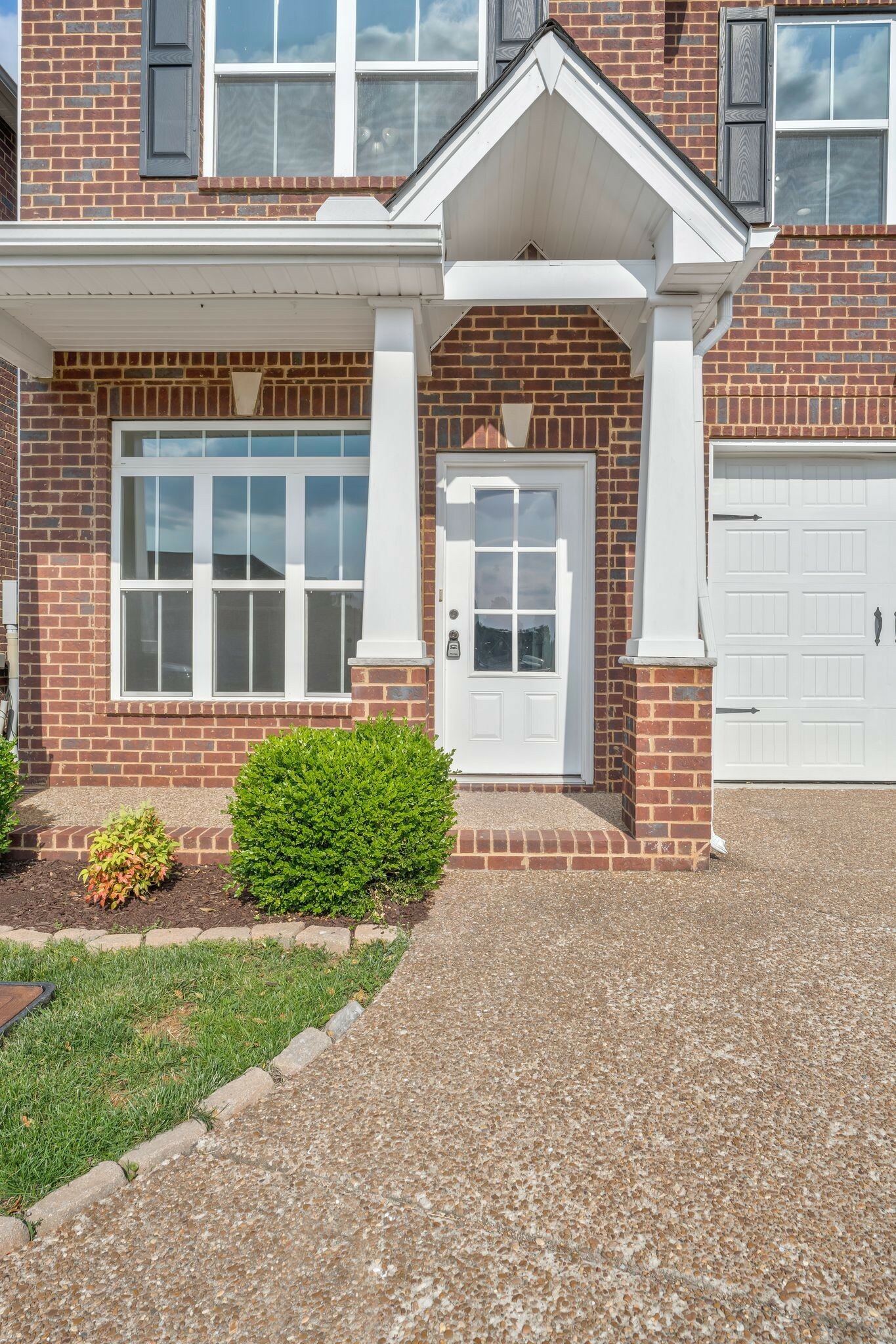 Property Photo: 702 Indian Ridge Cir TN 37188