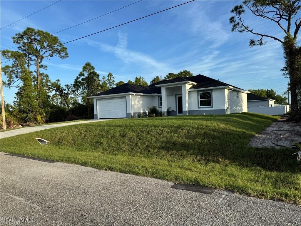 Property Photo: 2906 18th Street SW FL 33976