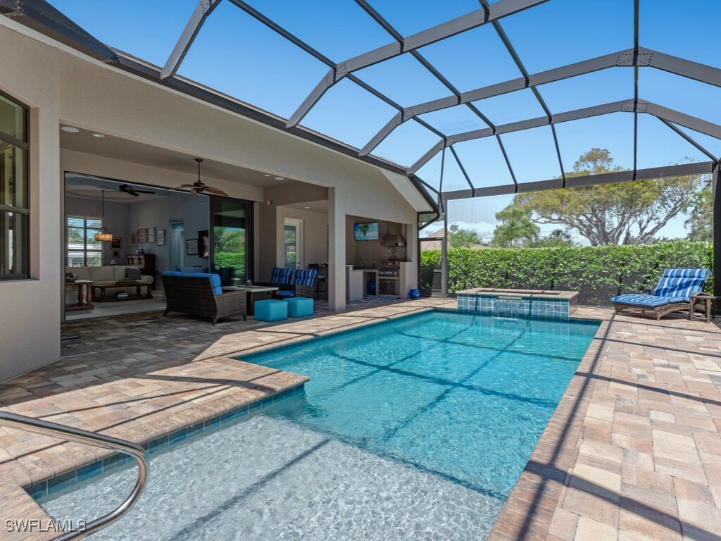 Property Photo: 811 Manor Terrace FL 34145