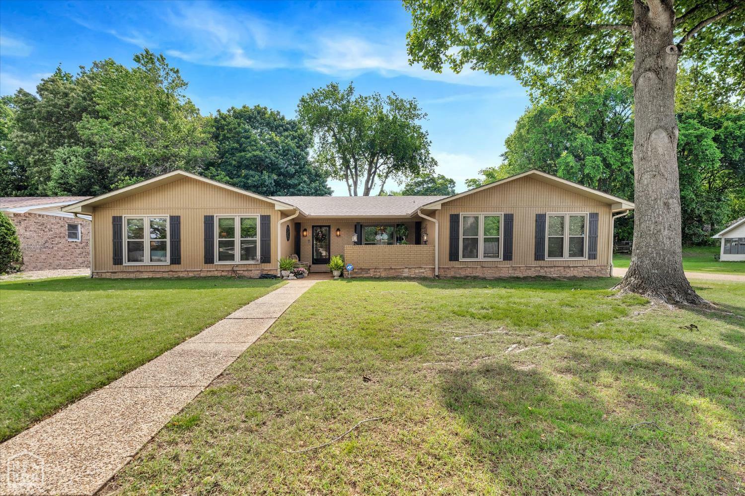 Property Photo: 2806 Martinbrook Drive AR 72401