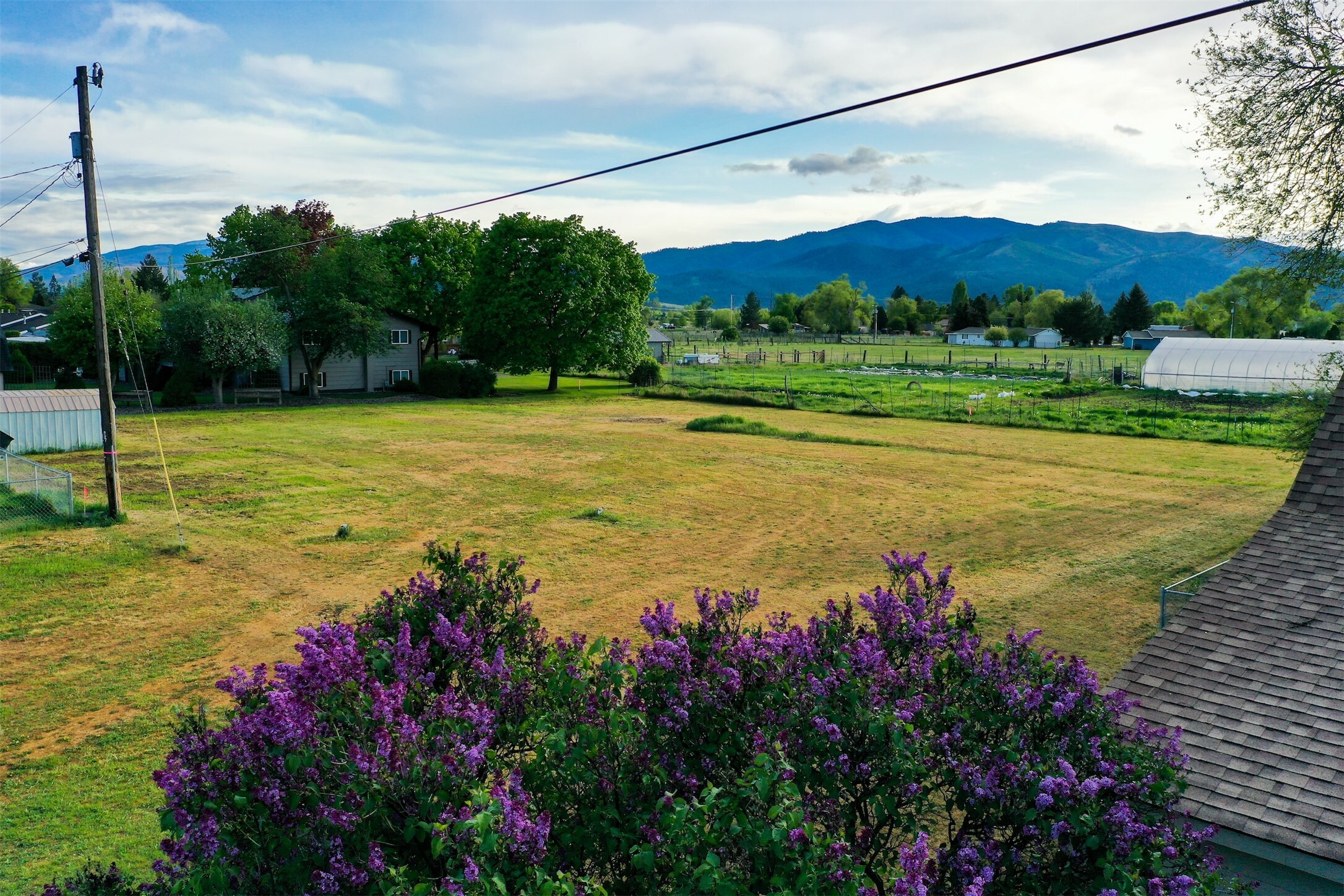 Property Photo: 937 Gladis Drive MT 59804