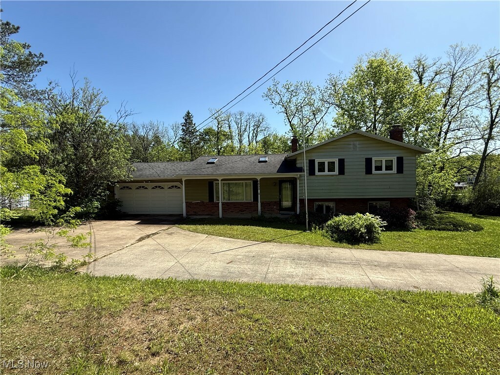 Property Photo: 6855 Painesville Ravenna Road OH 44077