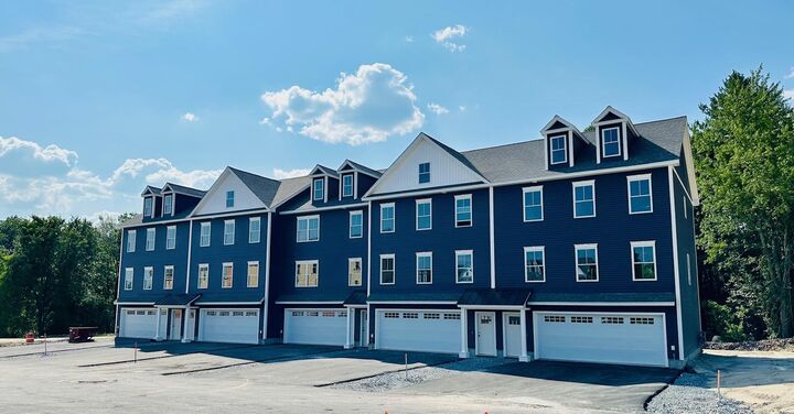 Property Photo:  3 Elise Avenue  NH 03053 