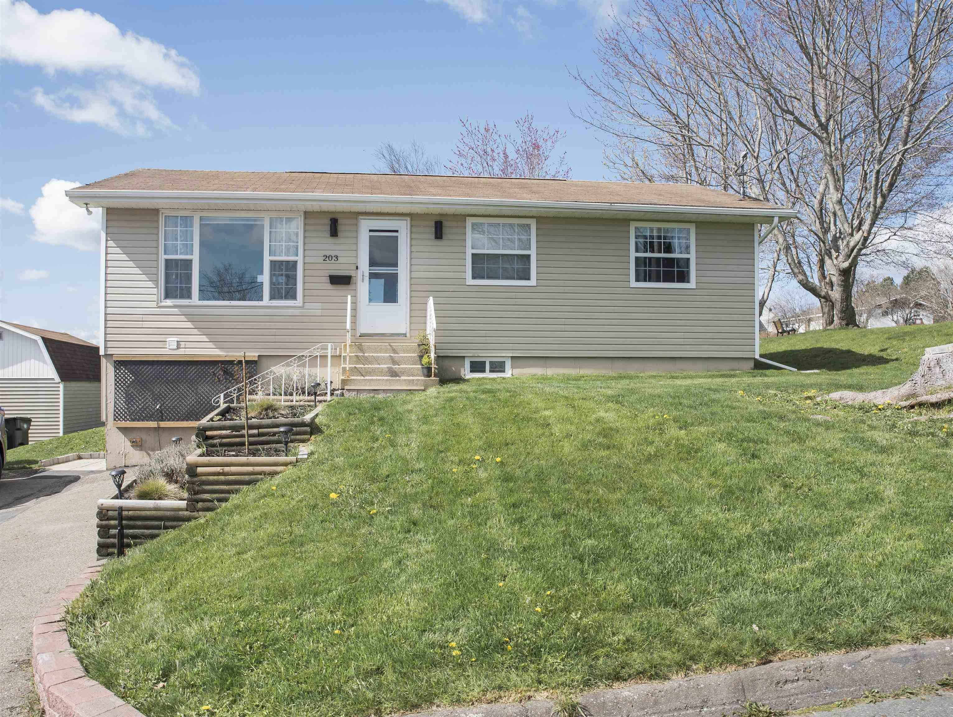 Photo de la propriété: 203 Leeside Drive NS B1R 1S5