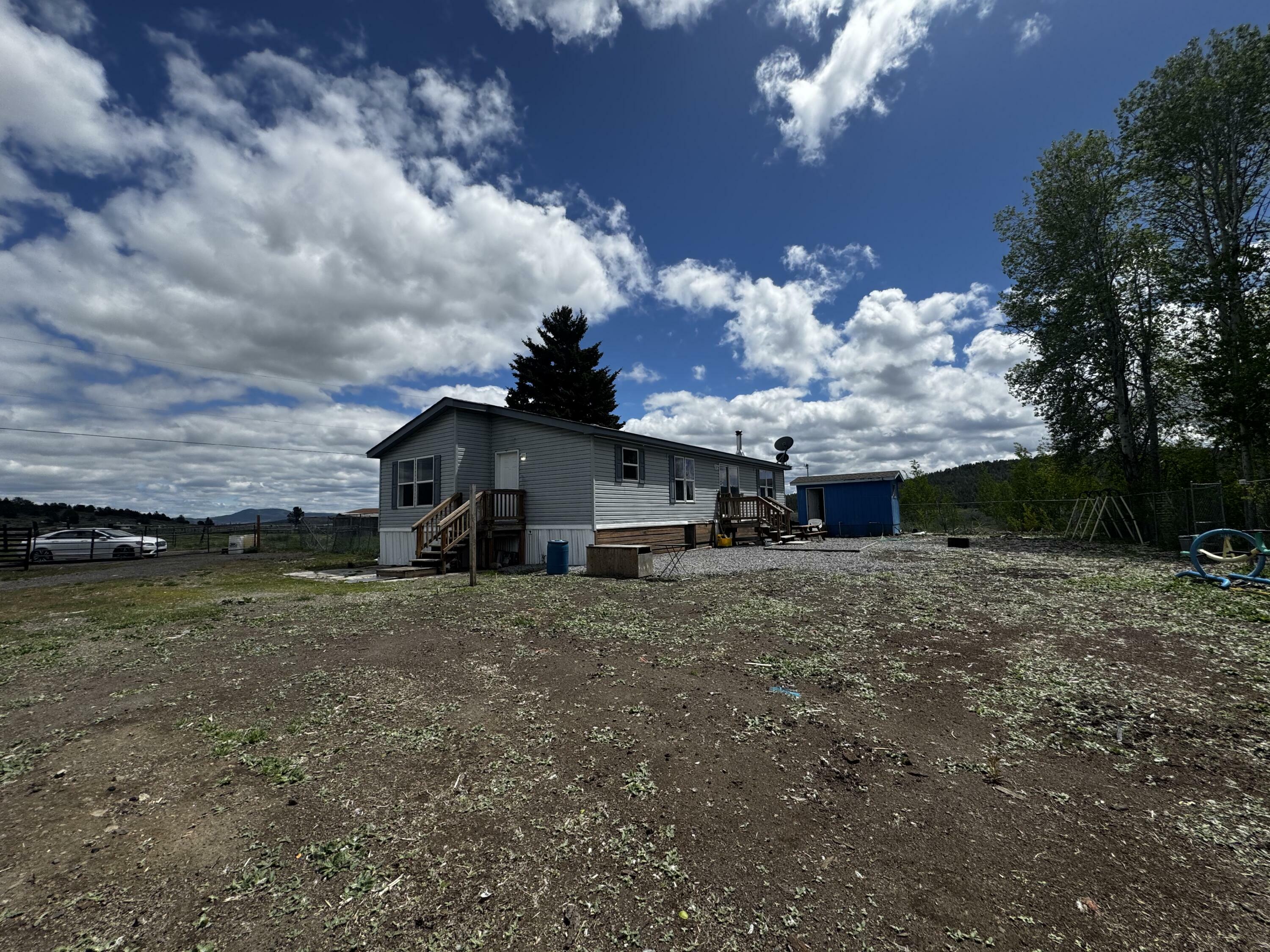 Property Photo: 27022 Lane Street OR 97639