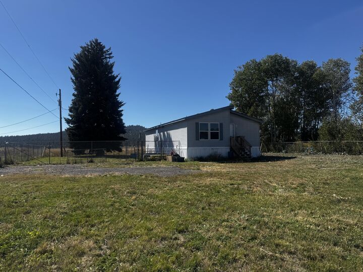 Property Photo:  27022 Lane Street  OR 97639 