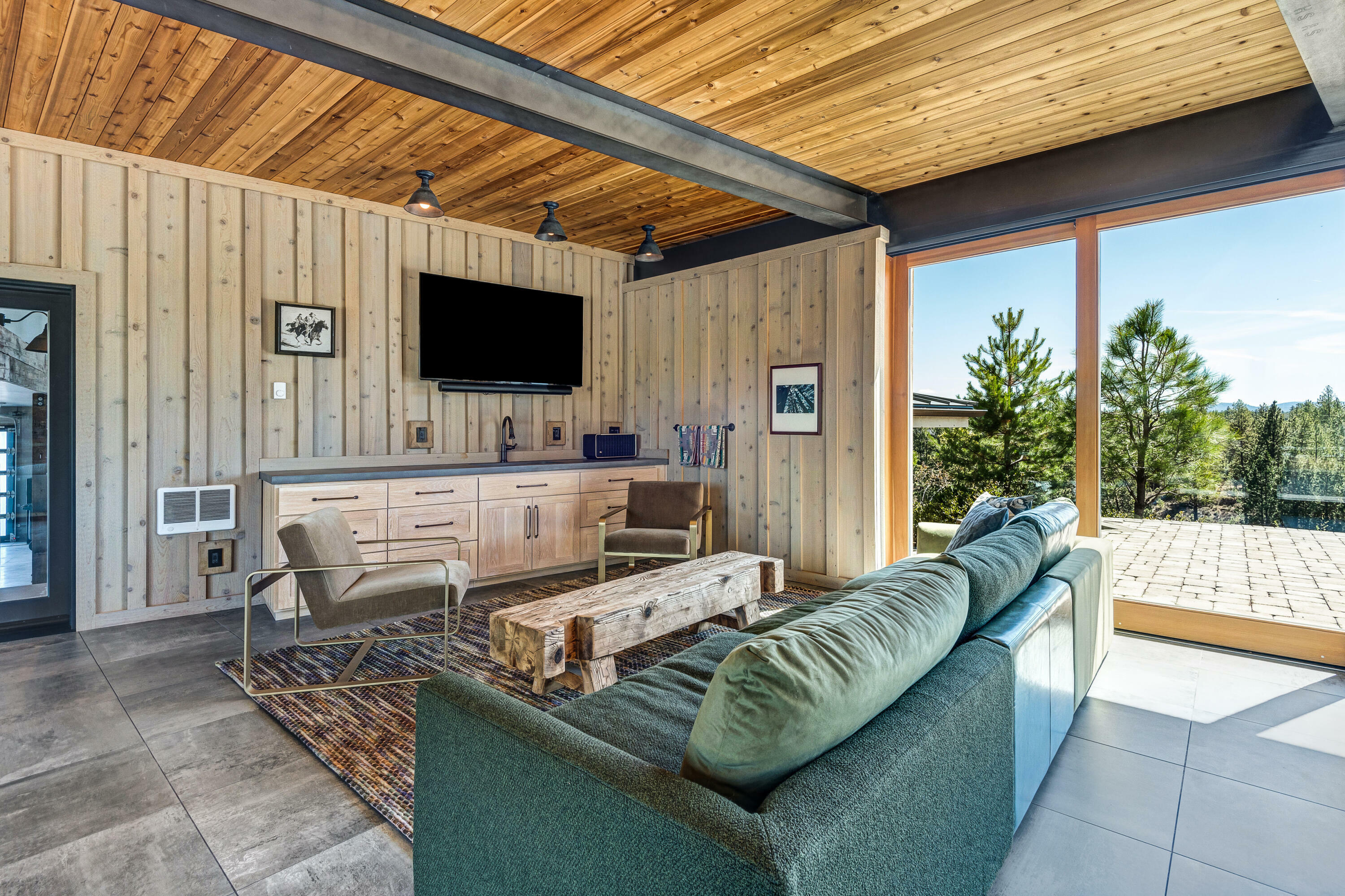 Property Photo: 60925 Bachelor View Road OR 97702