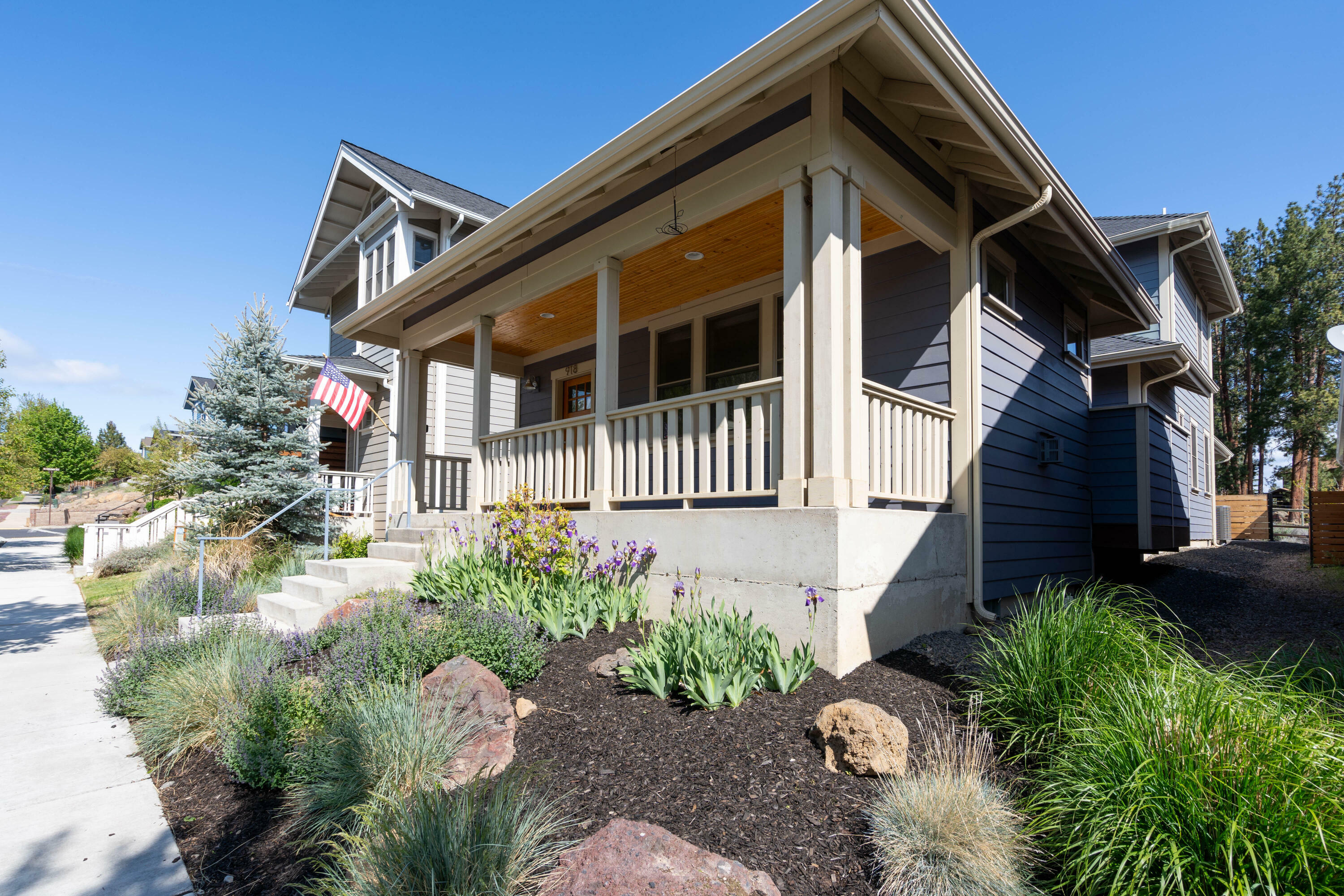 Property Photo: 918 E Black Butte Avenue OR 97759