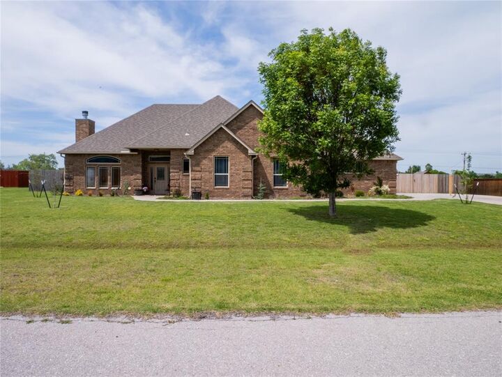 Property Photo: 1102 NW Mount Pinchot Avenue OK 73507