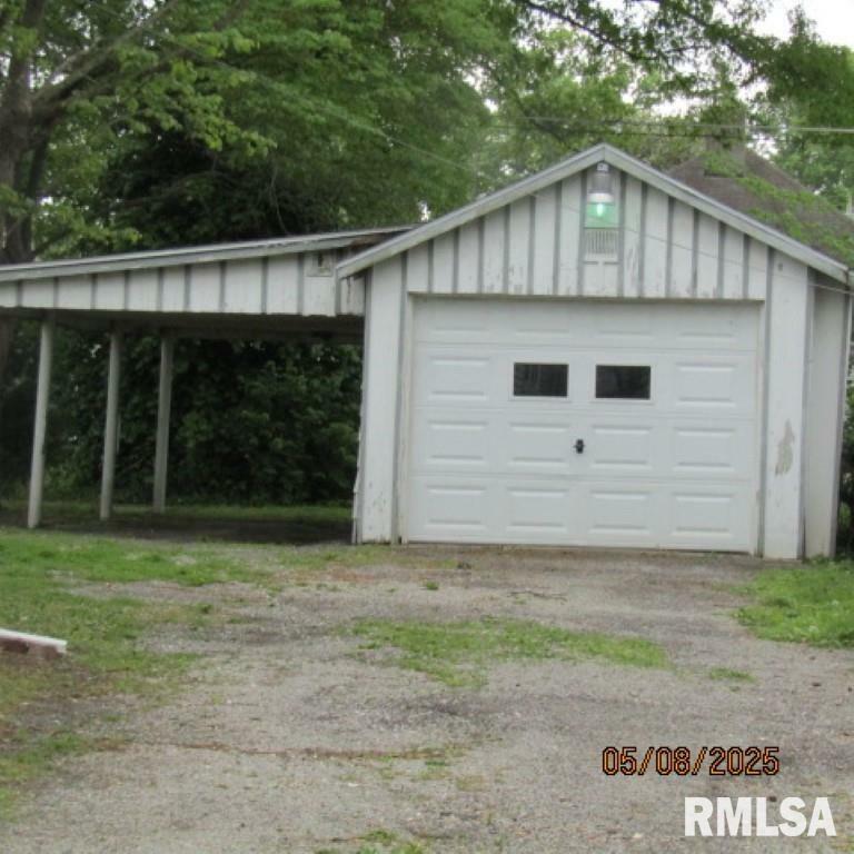Property Photo: 1106 E St Louis Street IL 62896