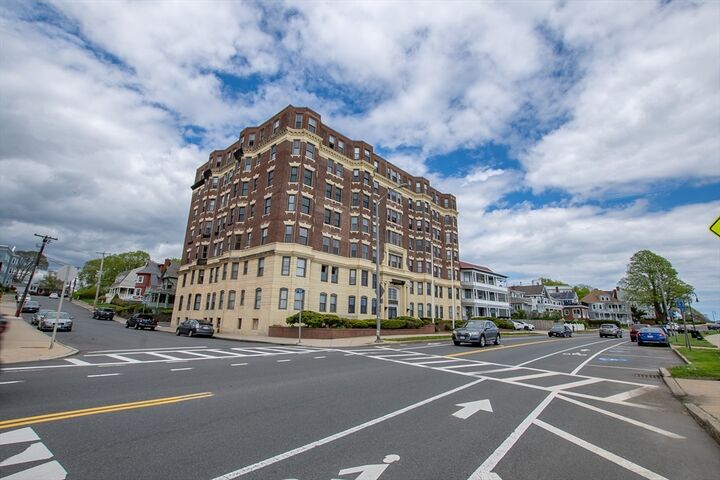 Property Photo:  285 Lynn Shore Dr 302  MA 01902 