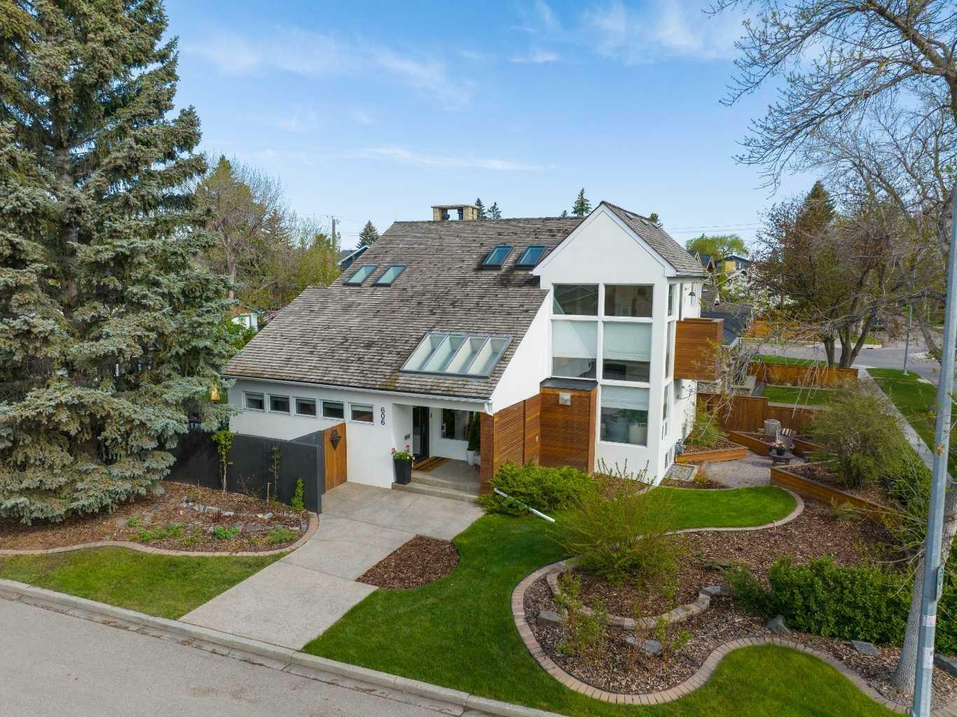 606 Alexander Crescent NW  Calgary AB T2M 4T3 photo