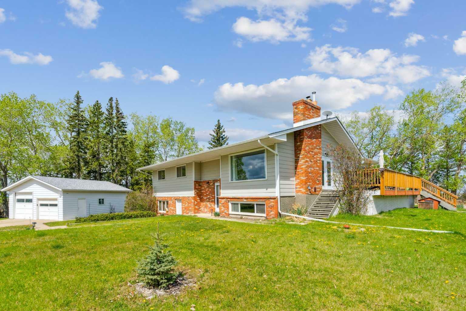 Property Photo: 21060 Township Road 272 AB T4B 4Y3