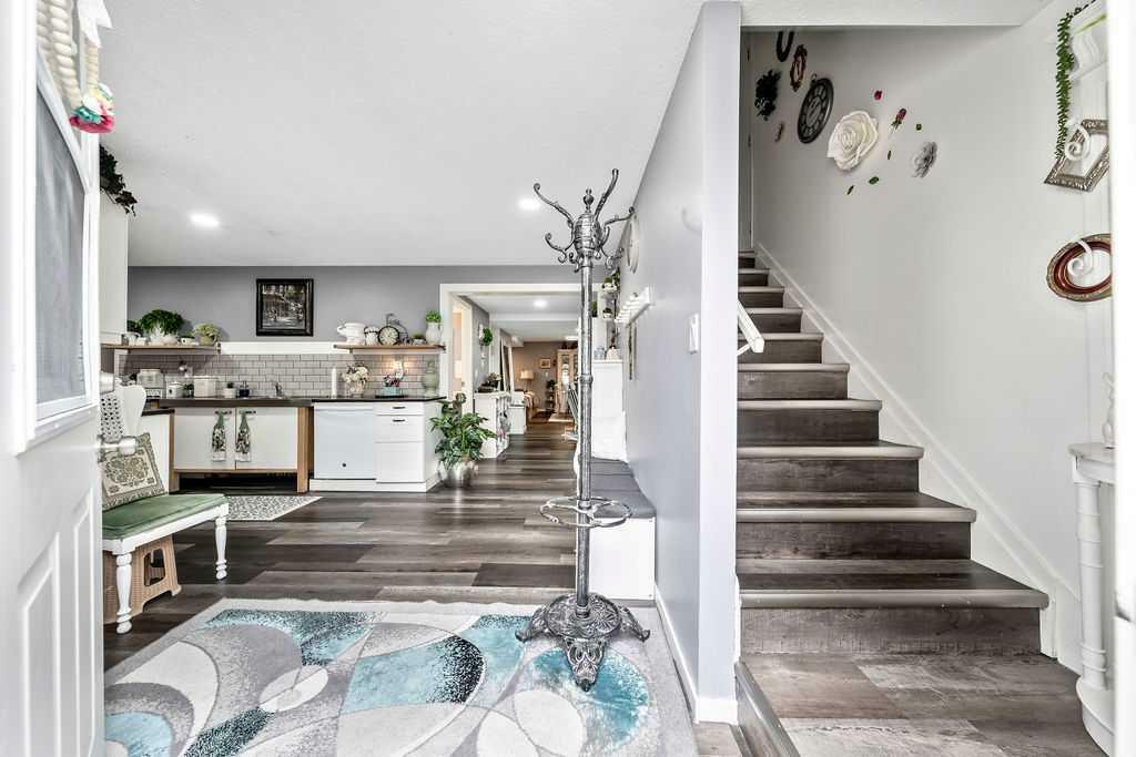 Property Photo: 605 8 Street SE AB T1V 1L1