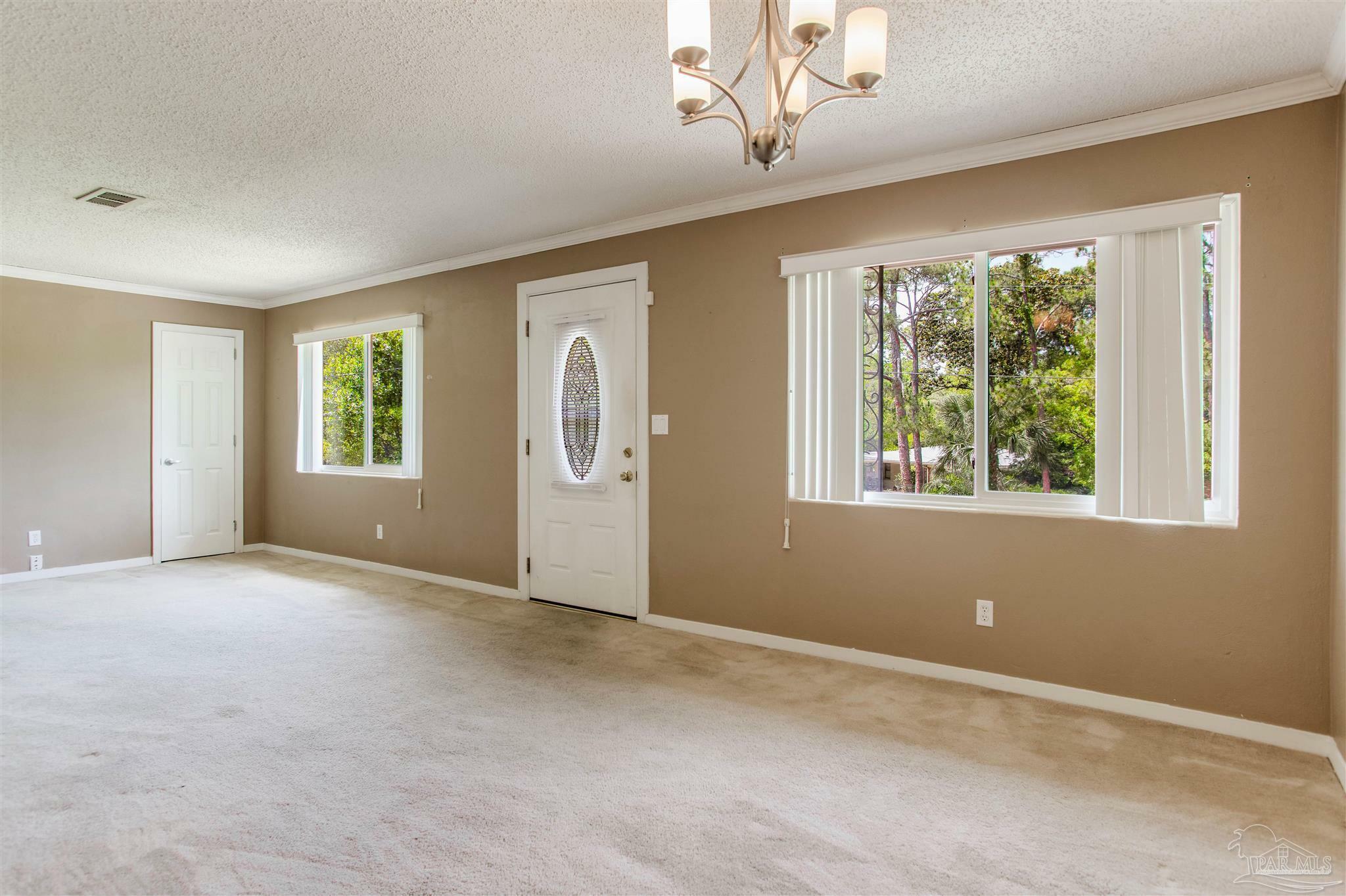 Property Photo: 181 Mango St FL 32503