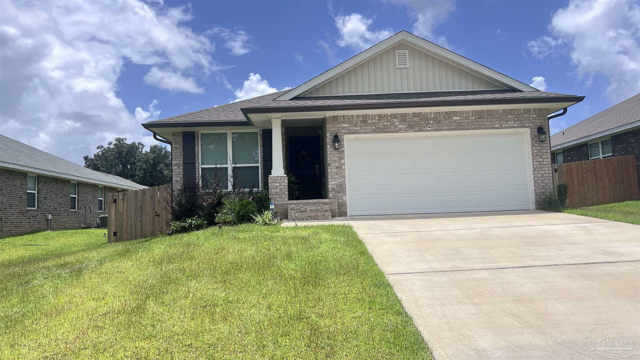 Property Photo: 5031 Firstmate Way FL 32526