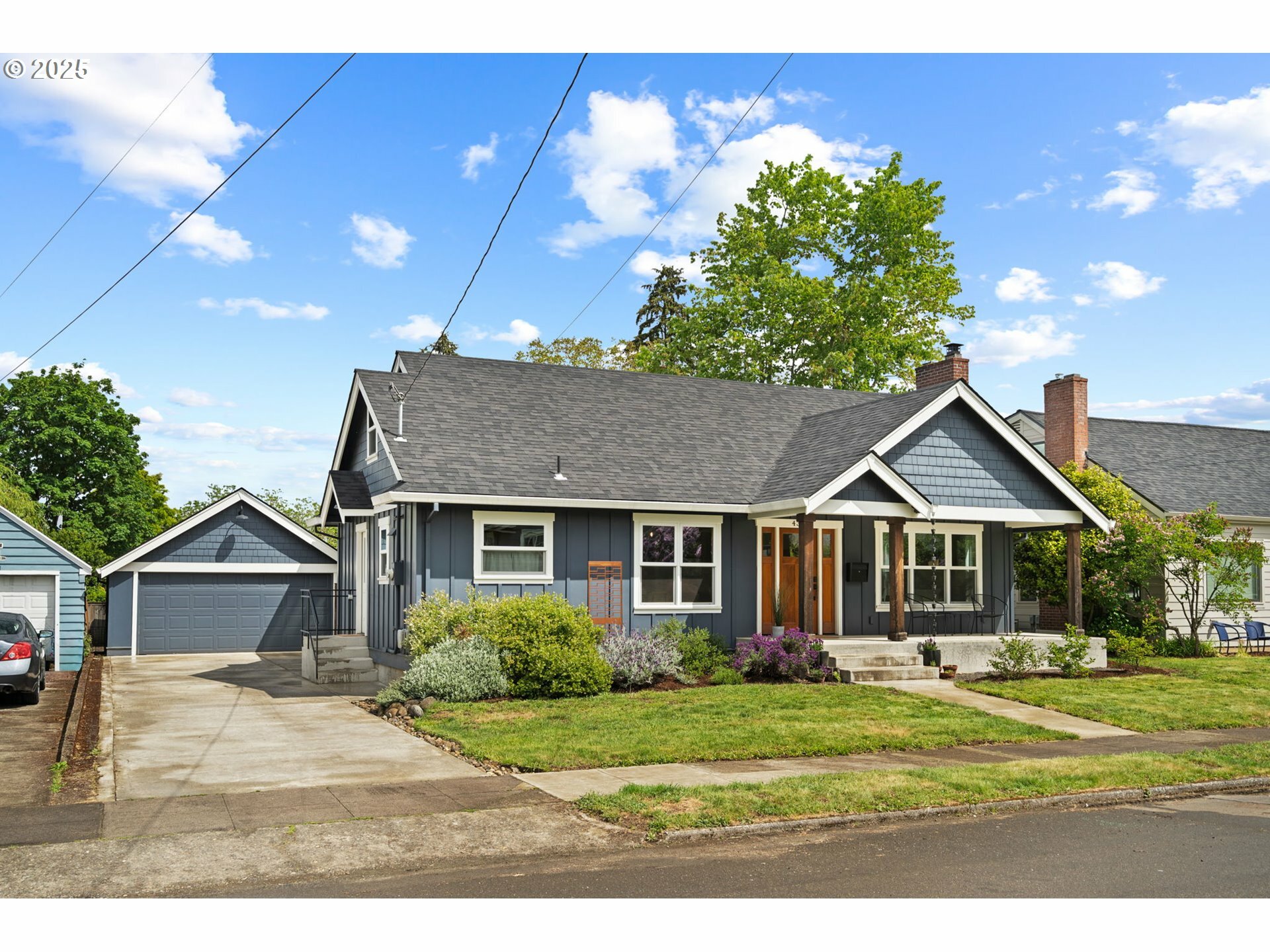 4327 NE Skidmore St NE  Portland OR 97218 photo