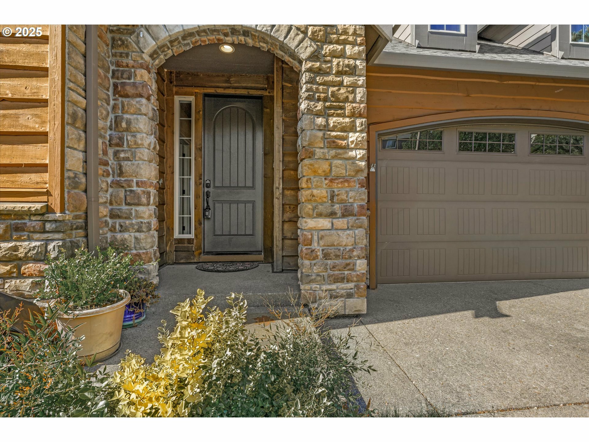 Property Photo: 13657 SE Mountain Crest Dr OR 97086