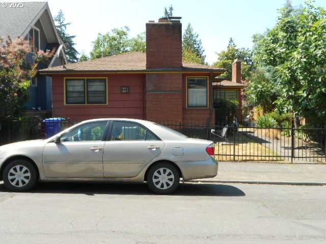 Property Photo: 5845 NE 30th Ave OR 97211