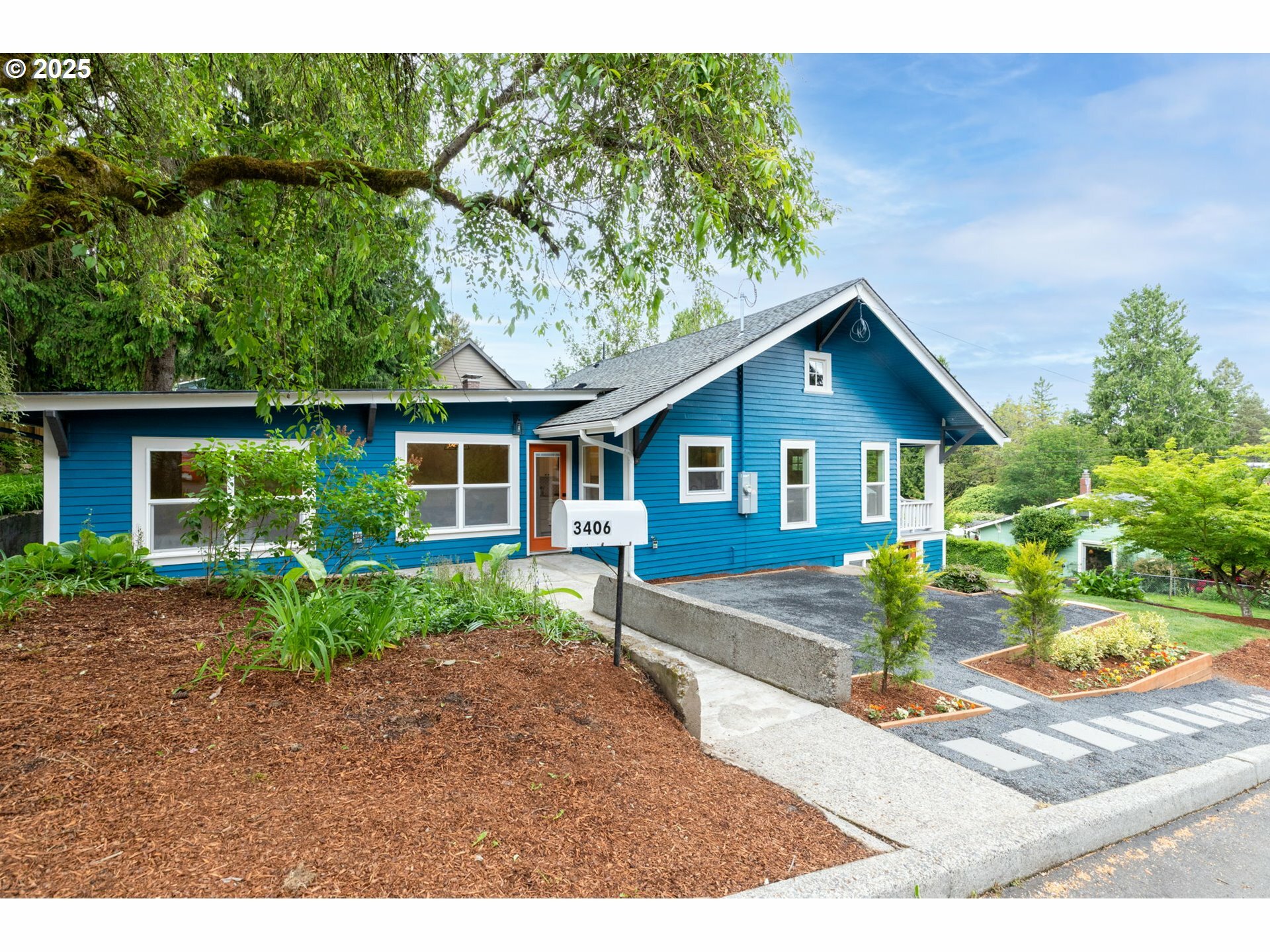 3604 SW Custer St  Portland OR 97219 photo