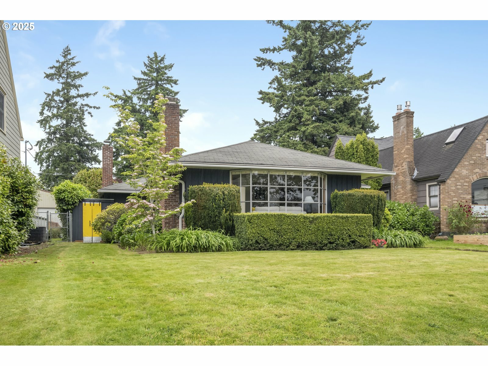 Property Photo: 2935 N Willamette Blvd OR 97217