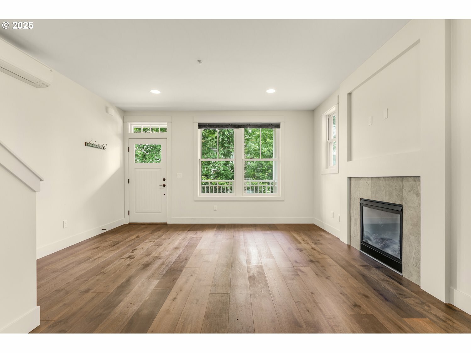 Property Photo: 126 SW Grover St OR 97239