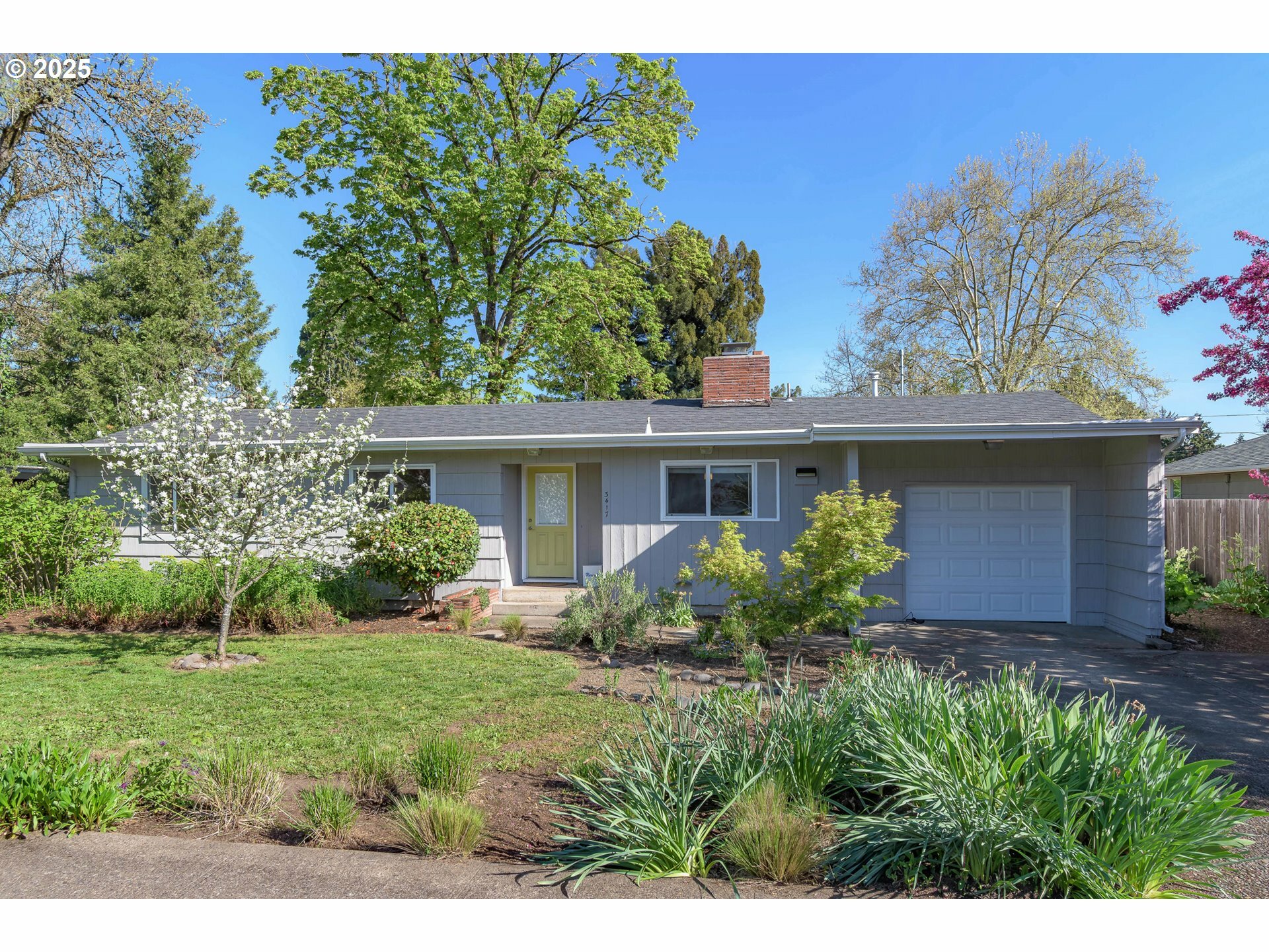 Property Photo: 3417 Harlow Rd OR 97401