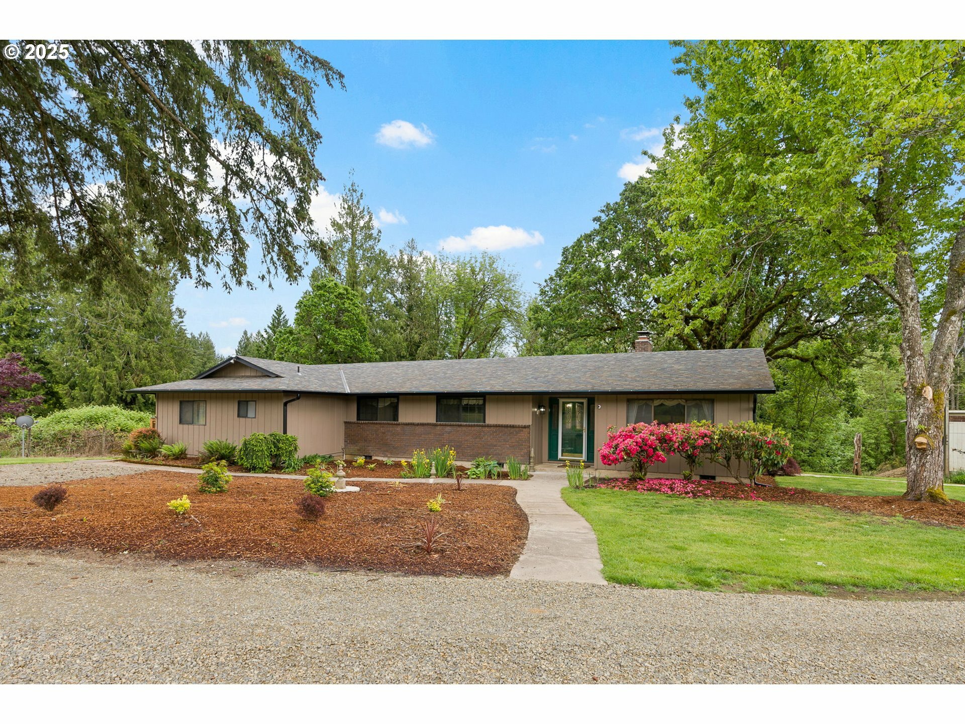 Property Photo: 13150 S Freeman Rd OR 97042