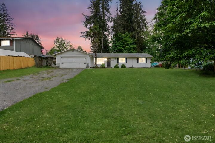 Property Photo:  21110  119th Street E  WA 98391 