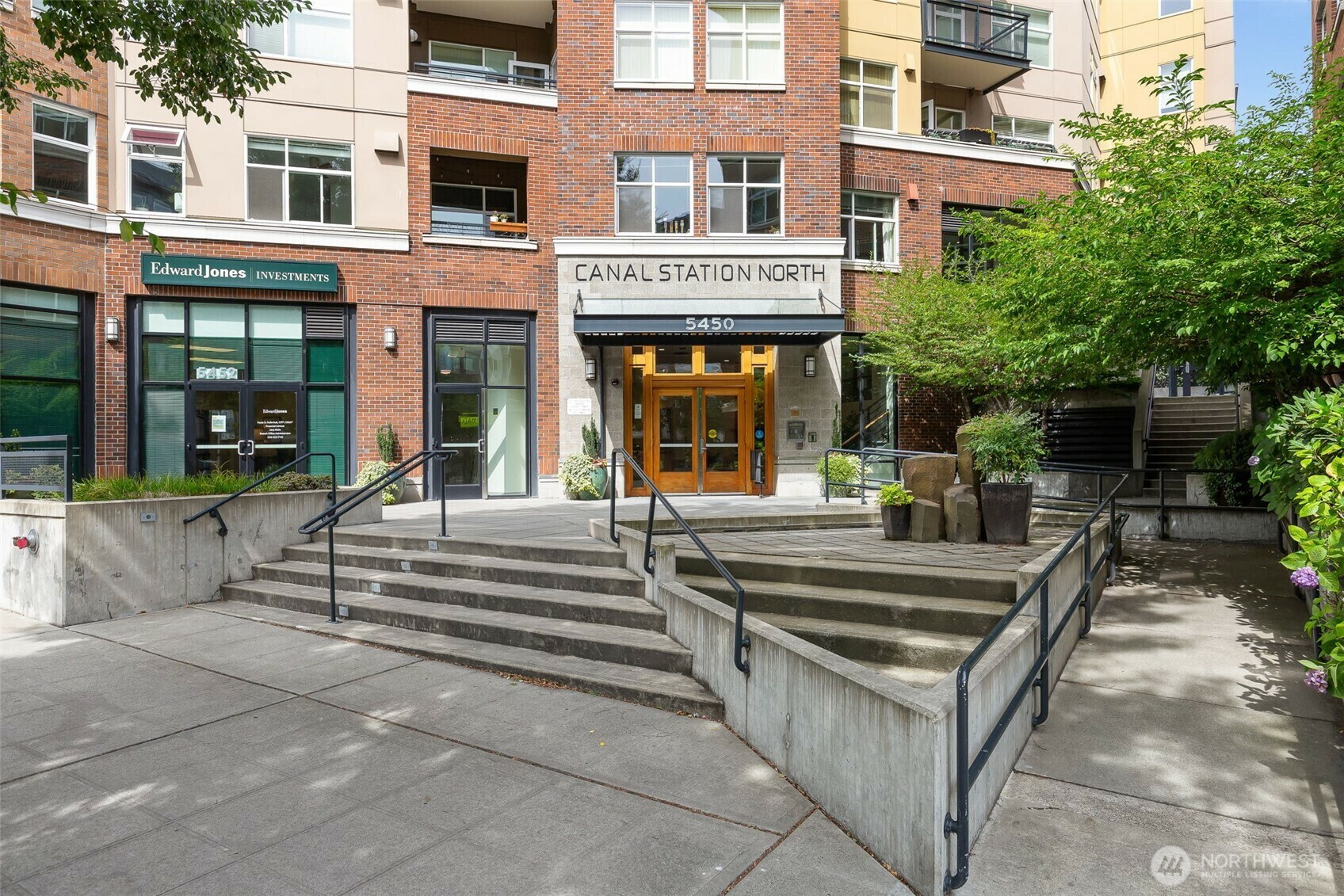 Property Photo: 5450 Leary Avenue NW 261 WA 98107