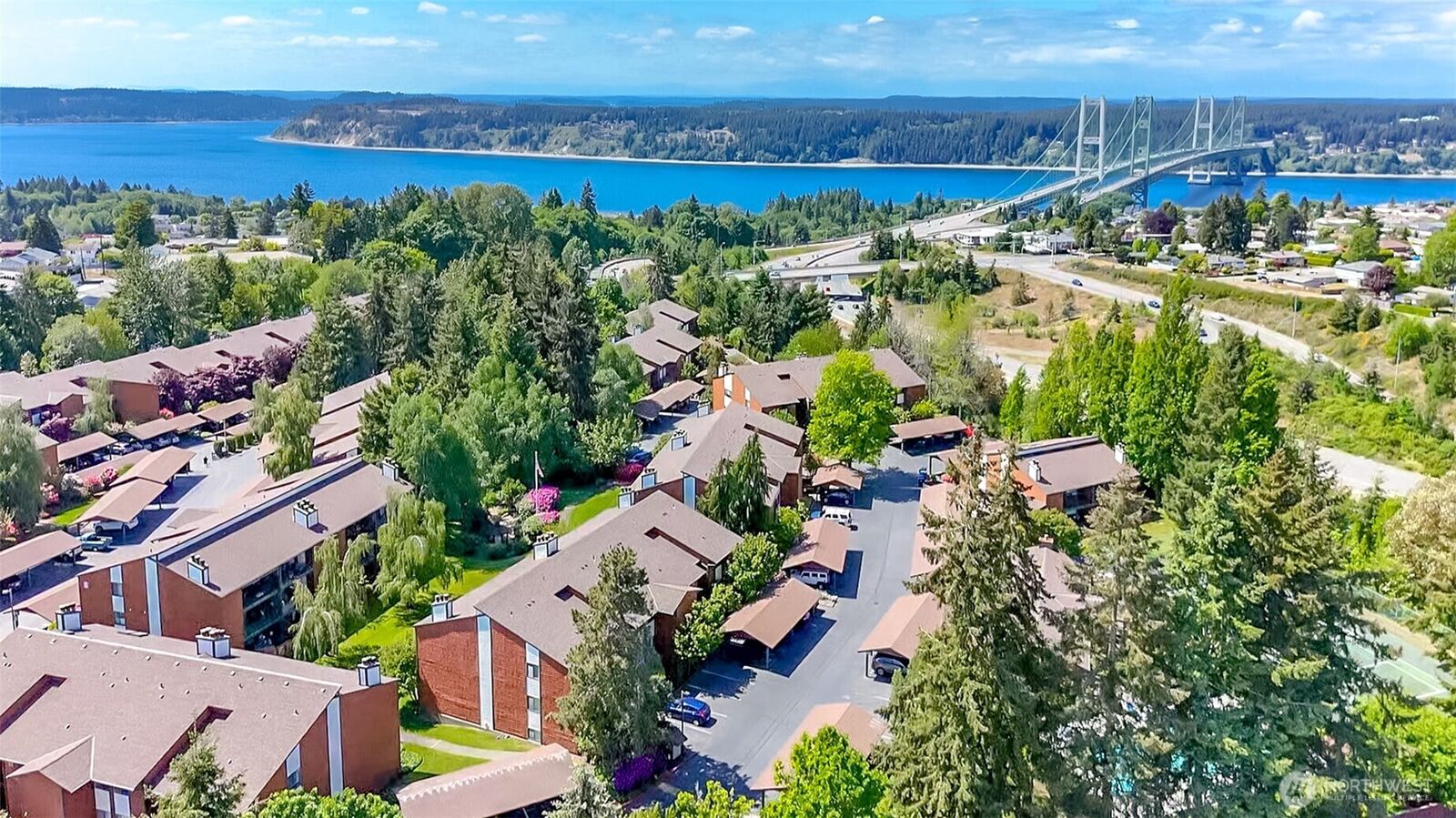 Property Photo: 7308 N Skyview Ln I-204 WA 98406