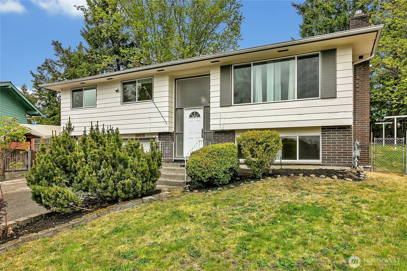 12416 SE 210th Street  Kent WA 98031 photo