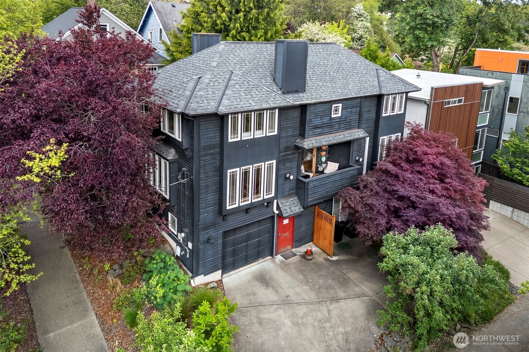 Property Photo: 2606 E Olive Street WA 98122