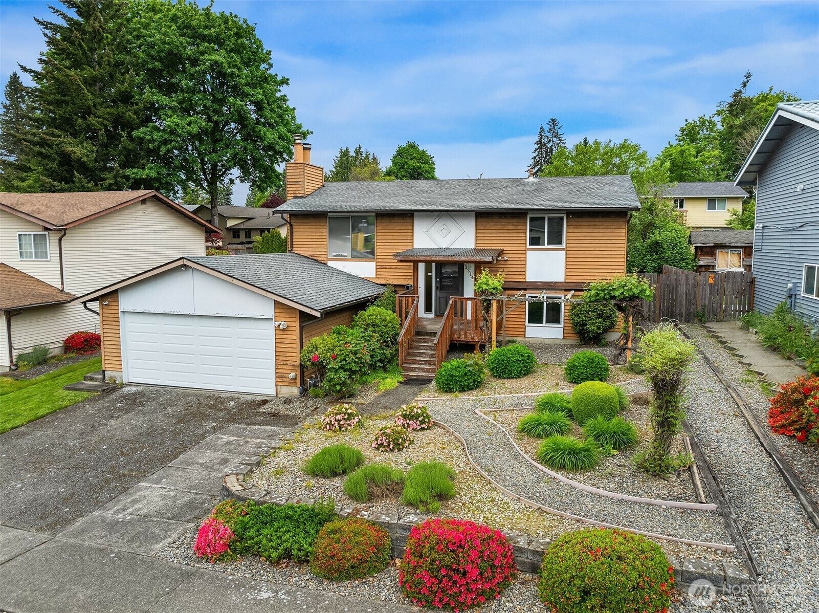 Property Photo:  3214 SE 19th Court  WA 98058 
