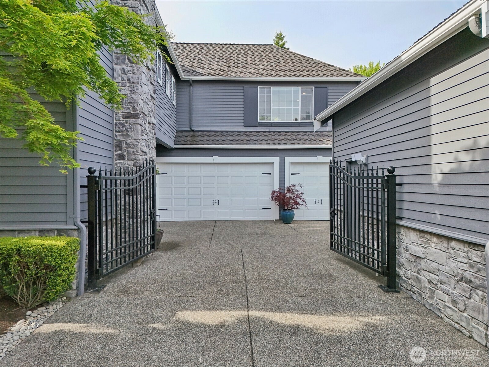 Property Photo: 451 245th Avenue SE WA 98074